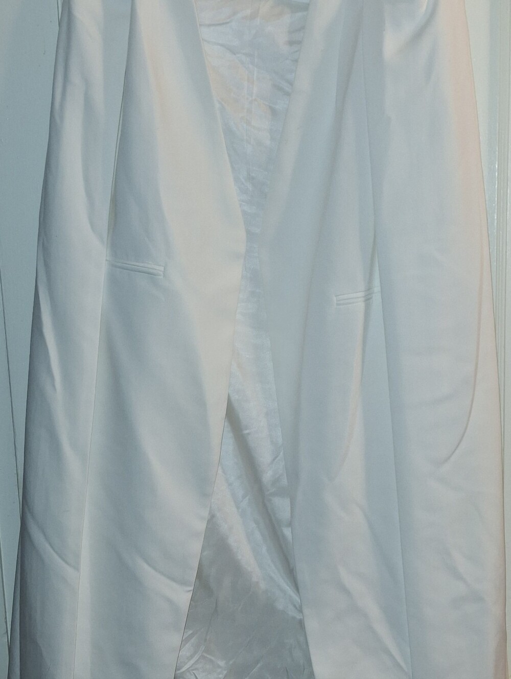 Lavish - Picture 3 of 4